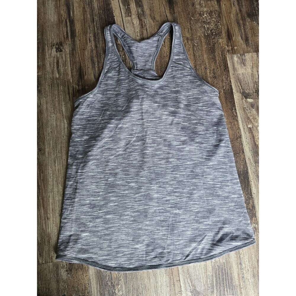 Lululemon women’s Essential Gray Tank Too Size 6 EUC